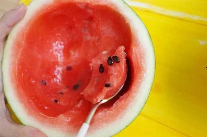 吃瓜动手,揭秘网络舆论背后的真相与责任  第1张